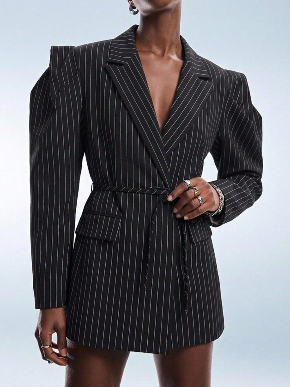 Black & White Casual Women's Cinched Waist Striped Wide Shoulder Blazer Jacket - Picture 5 of 8